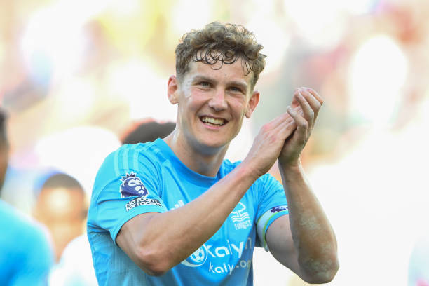 赛崭露头角 赛崭露头角