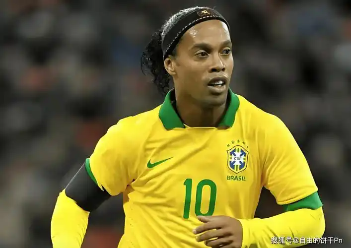 球迷群体陷 球迷群体陷